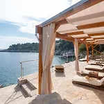 Vila Exceptional Beachfront On Korcula Island