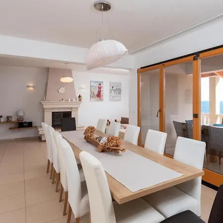 Exceptional Beachfront On Korcula Island プリズバ
